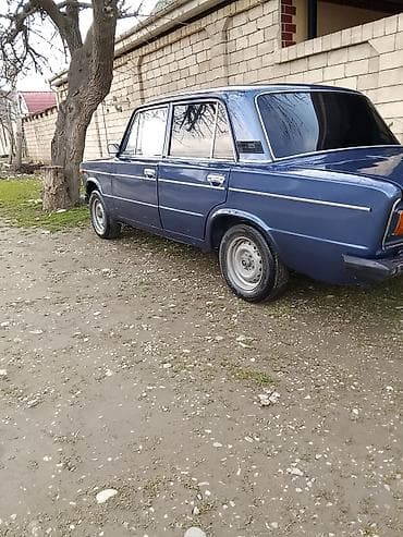 Model: VAZ 2106 sedan Rəng: tünd mavi Kuzov: 4 qapı, xrom dekor xətti