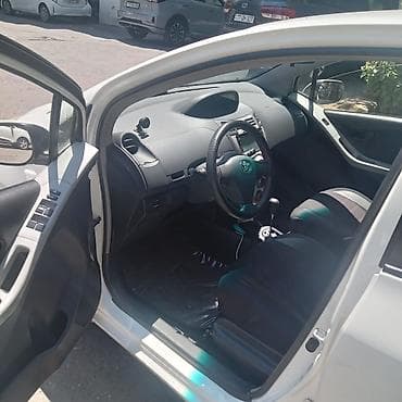 chery fulwin 2: Toyota Yaris 5 qapı, ağ rəngdə hatchback. Mühərrik və texniki — 7