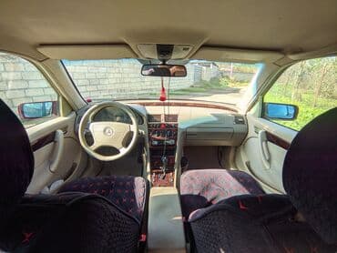 zongshen spex 150: Mercedes-Benz C 200: 2 l | 1999 il Sedan — 9