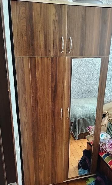 taxta ref: 3 qapılı paltar dolabı – güzgülü, üst dolabçalı. - Material — 2