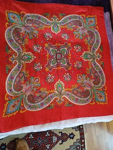 paltar aliram: Qırmızı şal/örtük – şərq naxışlı - Parlaq qırmızı fon üzərində iri — 2