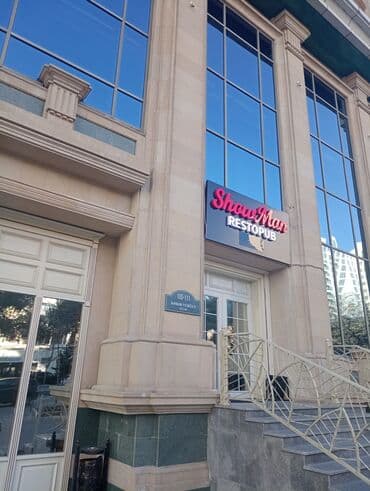 Kommersiya daşınmaz əmlakının satışı: ShowMan Restopuba ofisiant xanım tələb olunur. Maaş 400azn +faiz — 2