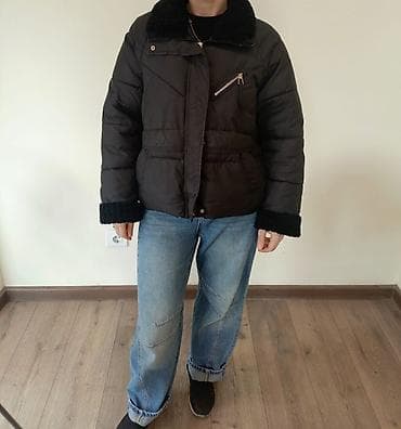 pencekler: Qadınlar üçün qara şişmə qısa gödəkçə - Arxa hissədə böyük ürək — 3