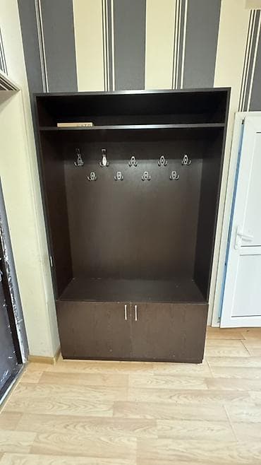 dolab: İşlənmiş, 2 qapılı, Qəhvəyi, Digər material, Açılan, Düz dolab — 1