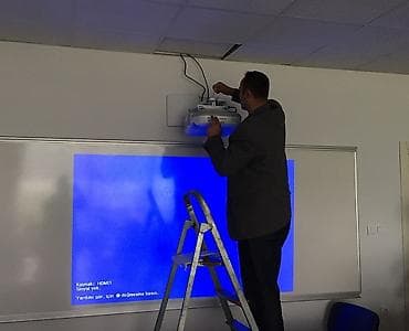 taxta ustası: Proyektor quraşdırılması xidməti. İşlər professional ustalar — 3