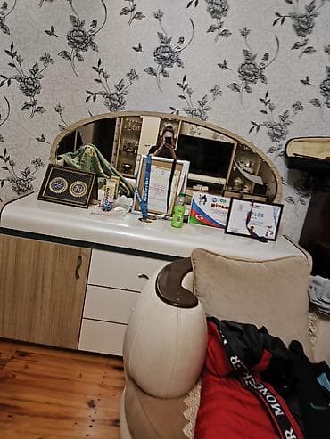 divar refleri: Qonaq otağı və yataq otağı üçün mebel dəsti Qonaq otağı üçün: - TV — 5