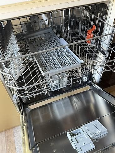 TEZE kimi, Hotpoint Ariston qabyuyan maşın – tam inteqrasiya olunan — 3