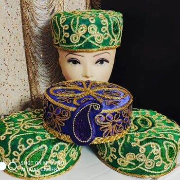 береты с рисунком: Araxçınlar hər rəngdə. kirayəsi 5₼ — 1