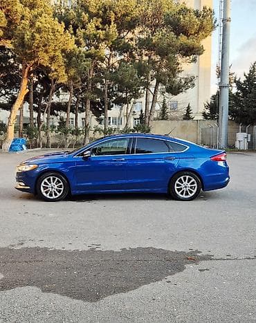 Ford: Model: Ford Fusion (mavi sedan) Texniki xüsusiyyətlər və təchizat: - — 8