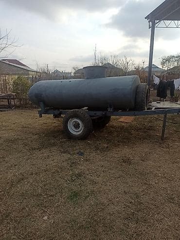 yuk masini: Su çəni kimi istifadə olunub.tutumu 3 ton.defoasiyaya uğrayan yeri — 5