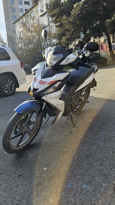 S50 nin heç bir problemi yoxdur m50nin kasmetikaya ehtiyaci var s50