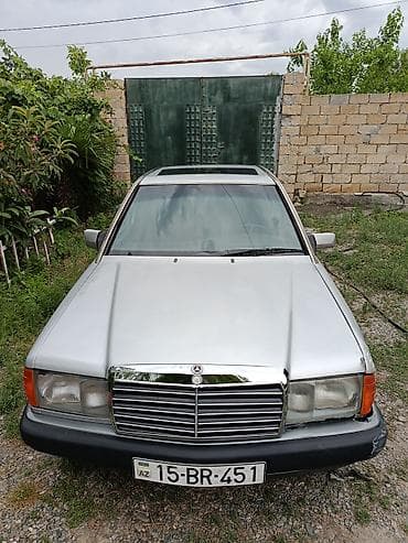 Mercedes-Benz W201 (190) sedan - Ban növü: sedan, gümüşü rəng - at lalafo.az Mercedes-Benz W201 (190) sedan - Ban növü: sedan, gümüşü rəng -