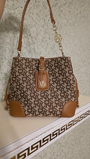 Фото и видеокамеры: Deyerinden ucuz❗️DKNY monoqram çiyin çantası. A klass.70 azne — 1