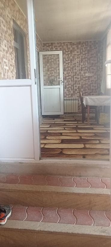 a frame ev: 3 otaqlı mənzil – mətbəx, qonaq otağı və yataq otağı, ayrıca sanitar — 5