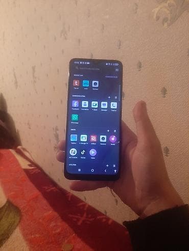 dt ultra 8: TCL smartfon - Ekran: tam ekran dizaynlı, damla formalı ön kamera — 1