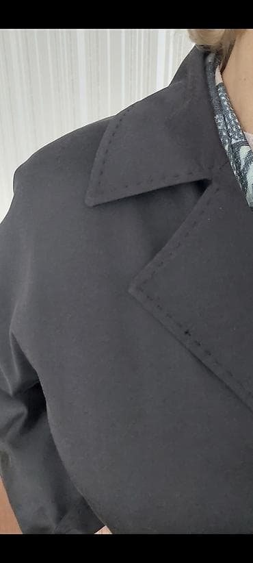 ucuz parfum: Qara plaş Renata, 44 ölçü. Əla vəziyyətdədir. Əlaqə üçün whatsapp — 6