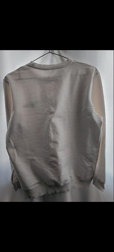 aşpaz geyimi: Kişilər üçün 2xl razmerdə, ağ rəngdə, az geyinilmiş. Alıcı üçün — 2