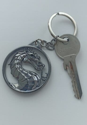 brilok: Mortal Kombat Açarlıq qizili ve boz rengde — 2