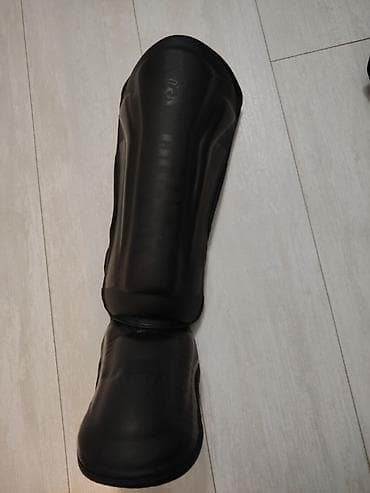 Kickboks üçün tam avadanlıq dəsti 1-2 ay işlənilib Dəst məzmunu: - — 7