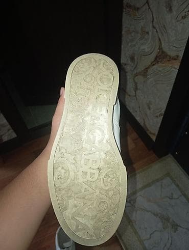 rende: Dolce & Gabbana kişi/kadın krossovkası – ağ dəri, ikonaik metal — 4