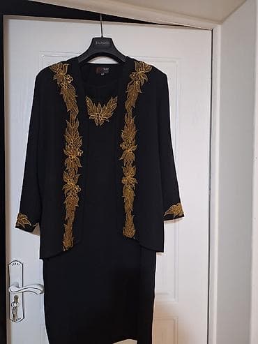 Qadınlar üçün elegant iki hissəli dəst – qara rəngdə don və üstlük