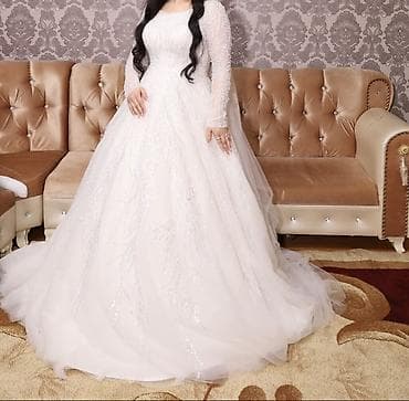 ağ sarucka: Ağ gəlinlik – klassik A-line/prenses siluetli, uzun ətəkli və uzun — 1