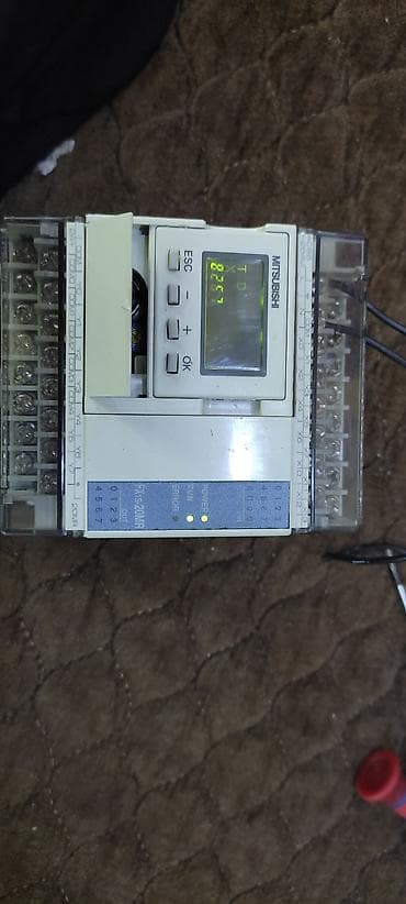 sayğac qutusu: Mitsubishi PLC – FX1S-20MR (quraşdırılmış operator modulu ilə) — 1