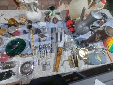 Qida məhsulları: Mətbəx ləvazimatları dəsti. Bu dəstə müxtəlif ölçülü və formalı mətbəx — 3