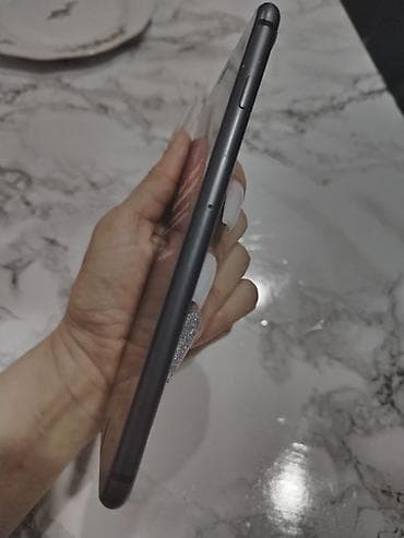 asus rog phone 5: IPhone 8 Plus, 256 GB, Qara, Barmaq izi — 2