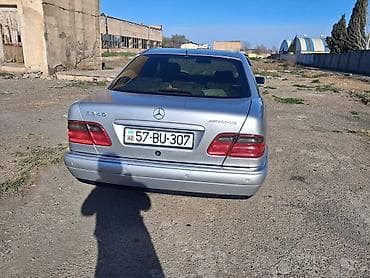 Mercedes-Benz E 240: 2.4 l | Sedan