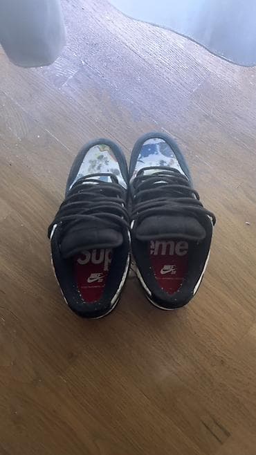 krosofka: Nike SB x Supreme Dunk Low “rammellzee” 43 EU Ölçü: 43 - Model: Nike — 2