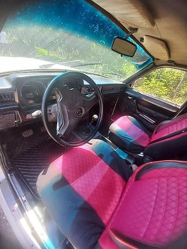 moto ile barter: VAZ 2102/2104 əsasında yığılmış kiçik yük pikapı - Kuzov: ağ rəngli — 4