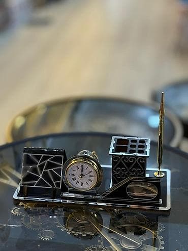 vurma cedveli 11: Masa üstü ofis dəsti - Şüşə və metal əsaslı, qara-gümüş rəng — 1