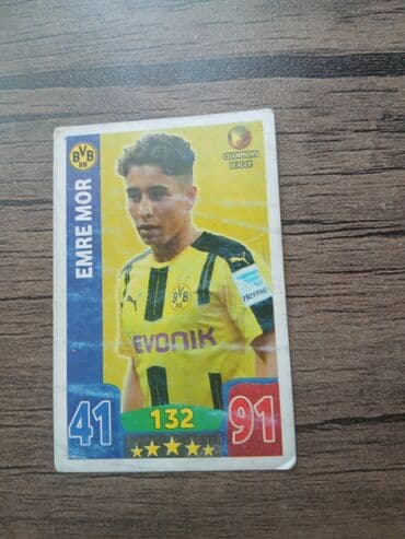 imzalı futbol topu: Emre Mor futbol kartları kolleksiyası. Bu kartlar müxtəlif klublarda — 3