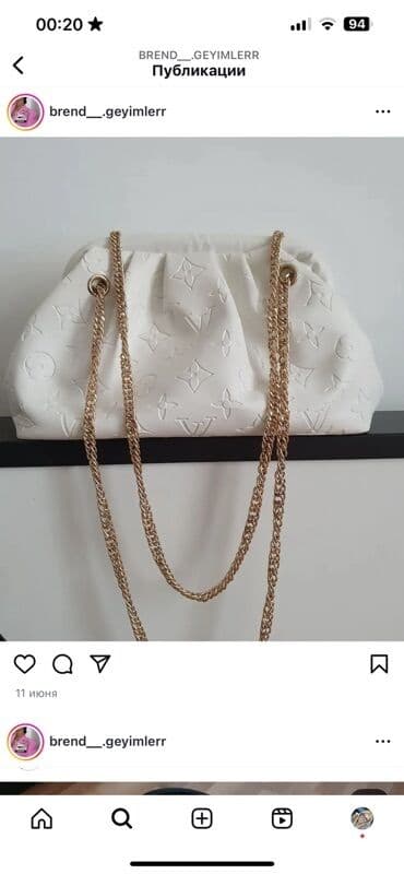 груша манекен бишкек: Ağ rəngdə, zərif dizaynlı qadın çantası. Üzərində loqo naxışları var — 1