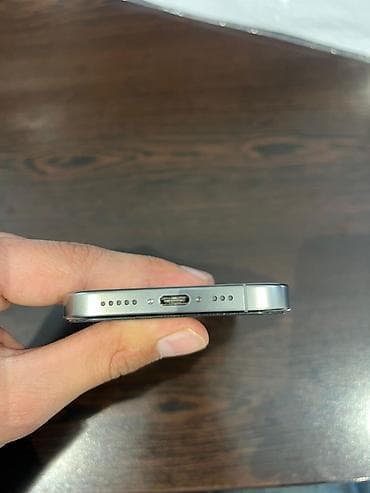 apple iphone 10: IPhone 16 Pro, Natural Titanium, Simsiz şarj — 3