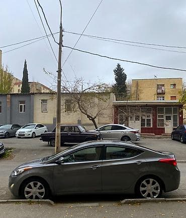 avtomat maşın: Hyundai Elantra: 1.8 l | 2012 il Sedan — 1