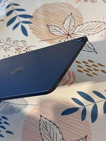 İşlənmiş Apple iPad Air 5 (2022), 10,9", 256 GB, Ünvandan götürmə