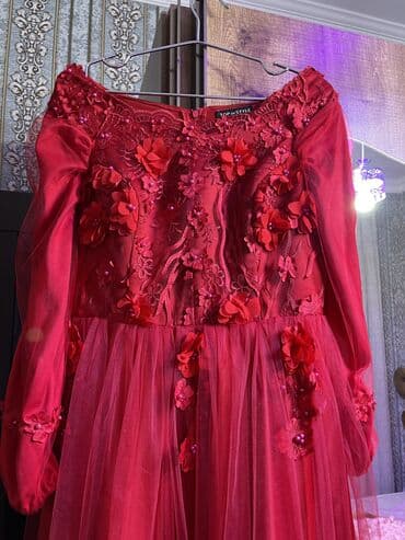 Xonça: 1 defe qız toyunda geyinmişem. Atlasdandı 38 42 bedene qeder gedir — 1