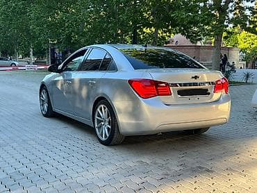 kia optima diffuser: Chevrolet Cruze sedan – gümüşü rəngdə, şəhər və tras üçün praktik və — 1