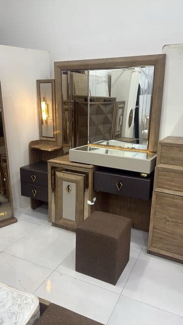 Alfa Romeo: ‼️ Təcili Satılır ‼️ Yataq mebeli satilir 2300 manat.6000 manata — 4