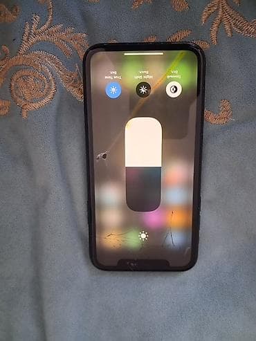 ayfon 8 plus: IPhone Xr, 64 GB, Qara, Qırıq — 6