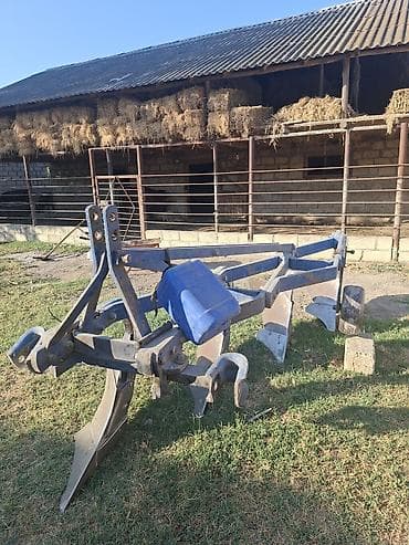 mtz 82 satisi: 14luk kotan satilir çatı yox suvarkası yox sadəcə 12lık alınacaq onun — 3