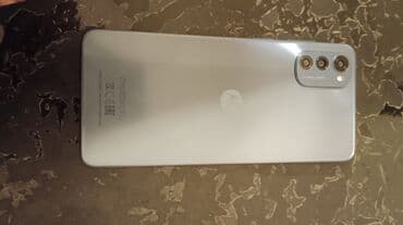 samsung a 10 's: Motorola smartfon Xüsusiyyətlər: - Arxa tərəfdə 3-lü kamera bloku — 2