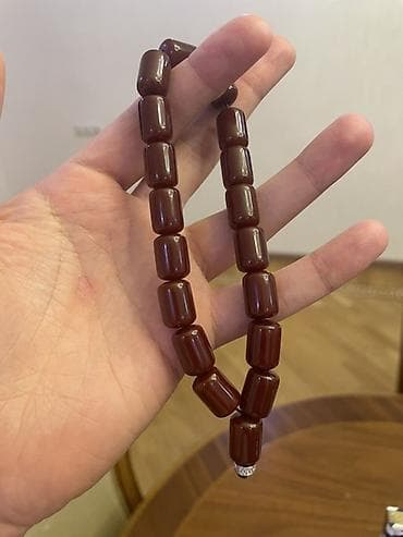 Бижутерия: Alman Faturan köhnə təsbehdir.40-50 yaşı var — 2