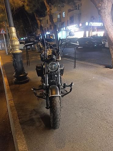 moped: Kruizer üslubunda fərdiləşdirilmiş motosiklet - Tünd mat-qara rəng — 1
