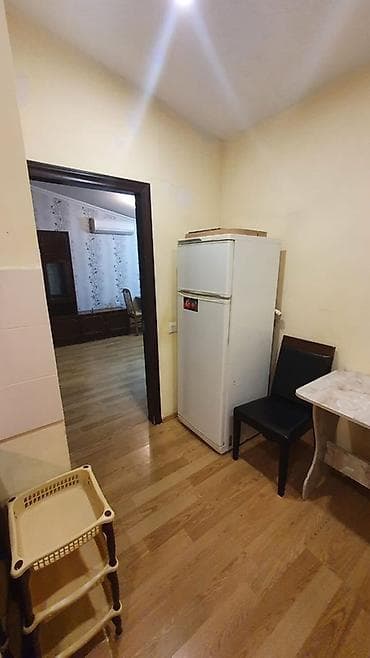 Kirayə mənzillər: Satılıq 2 otaqlı, əşyalarla birlikdə mansard mənzil. İnşaatçılar — 4