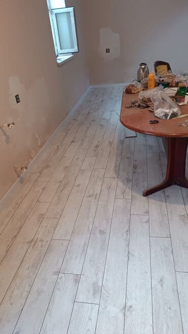 taxta qapılar hazirlanmasi: Laminat ustasi Her nov laminatlarin vurulmasi 90 derece,duz,sahmat — 2