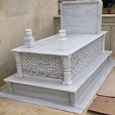 ad gunu ev dekoru: Ağ mərmərdən hazırlanmış məzarüstü abidə - Material: Tamamilə təbii — 1