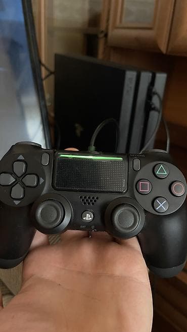 Ps 4 pro pultu 2 əd biri 15 azn